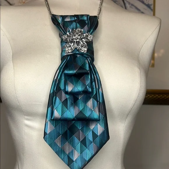 Colorful New Inventory Announcement Sign - Picture 15 of 17